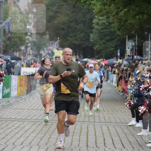 13.09.2026 - Kiel Lauf Yannick Fuchs http://msf.ph/oto/10407094 13.09.2026 10:33:36 Ziel 435, 446, 813, 1958, 2073, 2775, 3323, 3799, 3924, 5961, 6080, 6569, 6775, 6973, 8225, 8641, 8938, 8940, 10984, 11289, 12729, 864, 1327, 1331, 1525, 1979, 2824, 3991, 3997, 4929, 5197, 5274, 5907, 6537, 6775, 6988, 7030, 7709, 8280, 9411, 9891, 9975, 10181, 10331, 10448, 10552, 10773, 11063, 11754, 12277, 12339, 115, 908, 965, 1730, 2285, 4300, 4739, 4776, 5160, 7372, 7925, 8362, 8896, 9081, 11591, 11604, 11707, 1467, 9222 meine-sportfotos.de