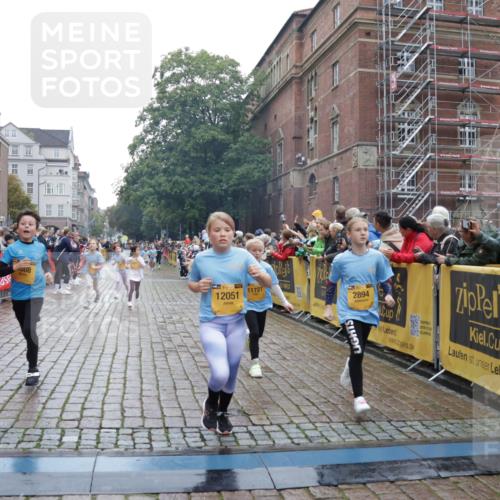 13.09.2026 - Kiel Lauf Yannick Fuchs http://msf.ph/oto/10407154 13.09.2026 09:00:06 Ziel 780, 1871, 2918, 3545, 3568, 4001, 4793, 6271, 7624, 7746, 8692, 9003, 9421, 9520, 10083, 12137, 12371, 28, 533, 579, 621, 2789, 2906, 2962, 3537, 3865, 3867, 3890, 4481, 7919, 7981, 8530, 8673, 8932, 9036, 9151, 9370, 9394, 9939, 10665, 11364, 11570, 11980, 12298, 12329, 12586, 65, 783, 897, 1284, 1538, 2513, 2894, 3549, 4661, 4821, 6258, 6487, 6606, 6808, 10592, 11727, 12051, 12662, 125, 579, 1413, 1549, 1792, 2342, 3165, 3890, 4481, 9370, 11570, 12586 meine-sportfotos.de