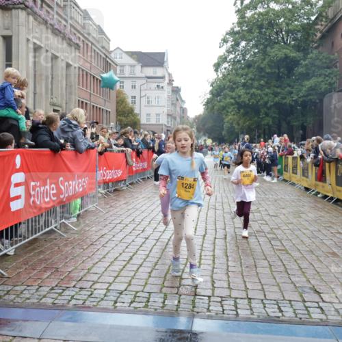 13.09.2026 - Kiel Lauf Yannick Fuchs http://msf.ph/oto/10407185 13.09.2026 09:00:08 Ziel 780, 783, 1538, 1871, 2918, 4001, 4793, 6271, 7624, 7746, 8692, 9003, 9421, 9520, 10083, 10223, 12137, 12371, 28, 533, 579, 621, 1871, 2789, 2906, 2962, 3537, 3545, 3568, 3865, 3867, 3890, 6271, 7919, 8530, 8673, 8932, 9036, 9151, 9394, 9939, 11364, 11980, 12298, 12329, 12586, 65, 897, 1284, 2513, 2894, 3549, 4661, 4821, 6258, 6487, 6606, 6808, 10592, 11727, 12051, 12662, 125, 579, 1413, 1549, 1792, 2342, 3165, 3537, 3890, 4481, 8530, 9370, 9394, 11364, 11570, 12586 meine-sportfotos.de