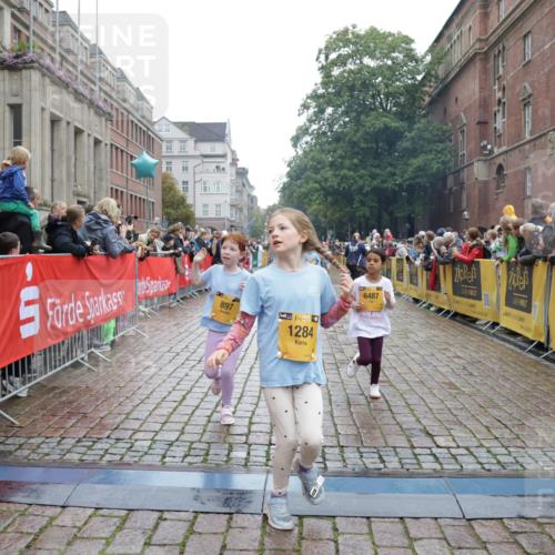 13.09.2026 - Kiel Lauf Yannick Fuchs http://msf.ph/oto/10407200 13.09.2026 09:00:09 Ziel 780, 783, 1538, 2918, 4001, 4793, 7624, 7746, 8692, 9003, 9421, 9520, 10083, 10223, 12137, 12371, 28, 533, 621, 1871, 2789, 2906, 2962, 3537, 3545, 3568, 3865, 3867, 6271, 7919, 8530, 8673, 8932, 9036, 9151, 9394, 9939, 11364, 11980, 12298, 12329, 65, 897, 1284, 2513, 2894, 3549, 4661, 4821, 6258, 6487, 6606, 6808, 10592, 11727, 12051, 12662, 125, 579, 1413, 1549, 1792, 2342, 3165, 3537, 3890, 4481, 8530, 9370, 9394, 11364, 11570, 12586 meine-sportfotos.de