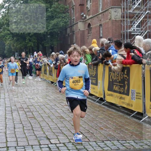 13.09.2026 - Kiel Lauf Yannick Fuchs http://msf.ph/oto/10407247 13.09.2026 09:00:14 Ziel 65, 783, 1538, 2513, 3549, 4001, 4661, 4793, 4821, 9003, 9421, 9520, 10083, 10223, 10592, 12137, 12662, 28, 533, 621, 780, 1871, 2789, 2906, 2918, 2962, 3545, 3568, 3865, 3867, 6271, 7624, 7746, 7919, 8673, 8692, 8932, 9036, 9939, 11980, 12298, 12329, 12371, 897, 1284, 2894, 4093, 6258, 6487, 6606, 6808, 10304, 10561, 10562, 11727, 12051, 579, 3537, 3890, 8530, 8932, 9151, 9370, 9394, 11364, 11570, 11980, 12329, 12586 meine-sportfotos.de