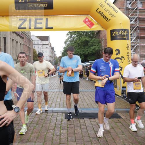 13.09.2026 - Kiel Lauf Yannick Fuchs http://msf.ph/oto/10407342 13.09.2026 10:34:43 Ziel 1307, 1667, 2044, 2432, 2449, 3180, 3864, 4608, 5576, 6225, 6941, 7672, 7928, 8480, 8746, 9276, 9389, 10549, 10904, 10905, 11374, 93, 244, 1086, 1299, 1668, 2009, 2094, 2465, 3384, 4351, 4466, 4679, 4723, 4735, 4820, 5125, 5165, 5737, 5996, 6260, 6344, 7387, 7932, 7933, 8646, 9788, 10893, 11002, 11153, 12020, 12070, 12120, 2268, 3470, 3547, 3603, 4028, 5218, 5247, 7006, 7273, 7960, 8195, 9853, 9988, 10361, 1299, 2009, 3099, 3395, 5175, 7378 meine-sportfotos.de