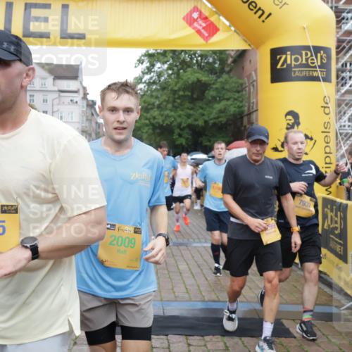 13.09.2026 - Kiel Lauf Yannick Fuchs http://msf.ph/oto/10407367 13.09.2026 10:34:47 Ziel 1307, 1667, 2432, 2449, 3547, 5218, 5576, 6225, 6941, 7006, 7273, 7672, 8195, 8746, 9276, 9389, 11163, 11374, 93, 244, 1086, 1668, 2044, 2094, 2465, 3180, 3384, 3864, 4351, 4466, 4608, 4679, 4723, 4735, 4820, 5125, 5165, 5737, 5996, 6260, 6344, 7387, 7928, 7933, 8480, 8646, 9788, 10549, 10893, 10904, 10905, 11153, 12020, 12070, 12120, 1640, 2268, 3400, 3470, 3603, 4028, 4449, 5247, 7960, 9220, 9541, 9853, 9988, 10361, 10676, 12095, 1299, 2009, 5175, 7378 meine-sportfotos.de