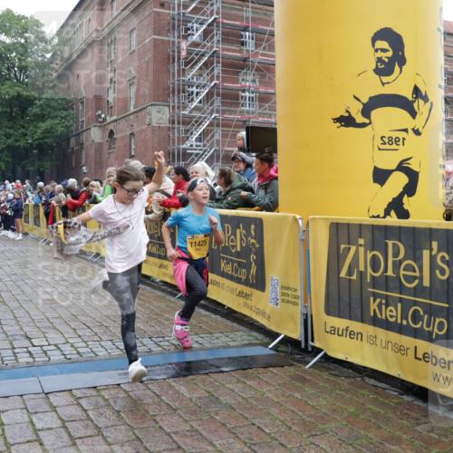 13.09.2026 - Kiel Lauf Yannick Fuchs http://msf.ph/oto/10407391 13.09.2026 09:00:37 Ziel 282, 1446, 3268, 4093, 10304, 10561, 10562, 65, 783, 897, 1284, 1538, 2513, 2894, 3549, 4001, 4661, 4793, 4821, 6258, 6487, 6606, 6808, 7746, 9003, 9421, 9520, 10083, 10223, 10592, 11727, 12051, 12137, 12371, 12662, 3135, 3611, 6561, 7487, 7991, 10636, 11425, 780, 1871, 2918, 3545, 3568, 6271, 7624, 7746, 8692, 12371 meine-sportfotos.de
