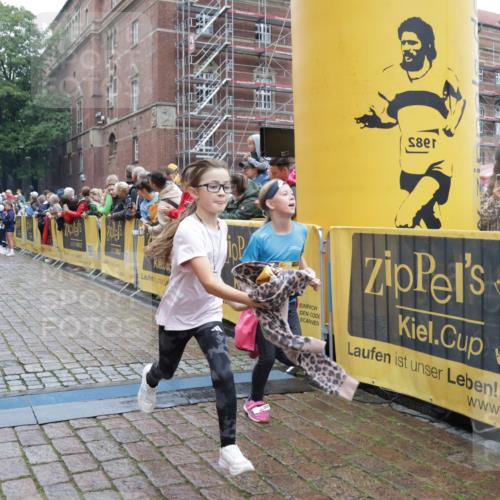 13.09.2026 - Kiel Lauf Yannick Fuchs http://msf.ph/oto/10407398 13.09.2026 09:00:37 Ziel 282, 1446, 3268, 4093, 10304, 10561, 10562, 65, 783, 897, 1284, 1538, 2513, 2894, 3549, 4001, 4661, 4793, 4821, 6258, 6487, 6606, 6808, 7746, 9003, 9421, 9520, 10083, 10223, 10592, 11727, 12051, 12137, 12371, 12662, 3135, 3611, 6561, 7487, 7991, 10636, 11425, 780, 1871, 2918, 3545, 3568, 6271, 7624, 7746, 8692, 12371 meine-sportfotos.de