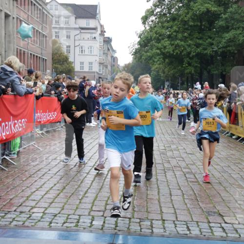 13.09.2026 - Kiel Lauf Yannick Fuchs http://msf.ph/oto/10407540 13.09.2026 09:01:03 Ziel 6561, 7991, 9503, 11425, 12506, 282, 1446, 3135, 3268, 3611, 4093, 7487, 7991, 10304, 10561, 10562, 10636, 11425, 300, 1662, 1794, 2553, 7613, 7982, 8614, 8691, 11562, 11901, 12436, 897, 1284, 2894, 4093, 6487, 6808, 11727, 12051 meine-sportfotos.de