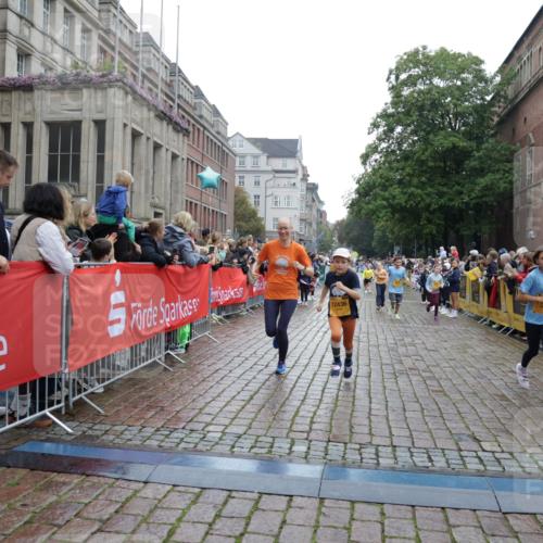13.09.2026 - Kiel Lauf Yannick Fuchs http://msf.ph/oto/10407591 13.09.2026 09:01:06 Ziel 7982, 9503, 12506, 282, 1446, 3135, 3268, 3611, 6561, 7487, 7991, 10304, 10561, 10562, 10636, 11425, 300, 1662, 1794, 2553, 7613, 8614, 8691, 11562, 11901, 12436, 897, 1284, 4093, 6487, 10304, 10561, 10562 meine-sportfotos.de