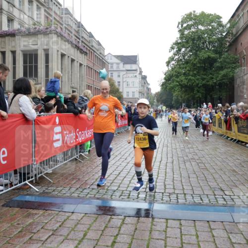 13.09.2026 - Kiel Lauf Yannick Fuchs http://msf.ph/oto/10407596 13.09.2026 09:01:07 Ziel 1662, 7982, 9503, 12506, 282, 1446, 3135, 3268, 3611, 6561, 7487, 7991, 10304, 10561, 10562, 10636, 11425, 300, 1794, 2553, 3578, 4784, 6257, 7613, 8614, 8691, 11562, 11901, 12436, 897, 4093, 6487, 10304, 10561, 10562 meine-sportfotos.de