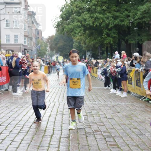 13.09.2026 - Kiel Lauf Yannick Fuchs http://msf.ph/oto/10407608 13.09.2026 09:01:09 Ziel 1662, 7982, 9503, 12506, 282, 1446, 3135, 3268, 3611, 6561, 7487, 7991, 10561, 10562, 10636, 11425, 300, 1794, 2553, 3578, 4784, 6257, 7613, 8614, 8691, 11562, 11901, 12436, 282, 4093, 10304, 10561, 10562 meine-sportfotos.de