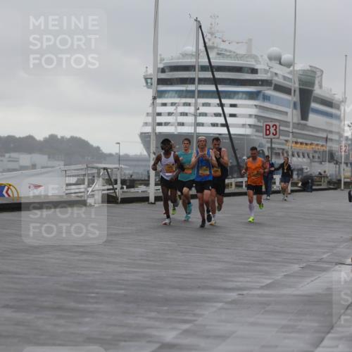 13.09.2026 - Kiel Lauf Andreas Tolksdorf http://msf.ph/oto/10407617 13.09.2026 11:39:13 Kiellinie 4, 3, 1 meine-sportfotos.de