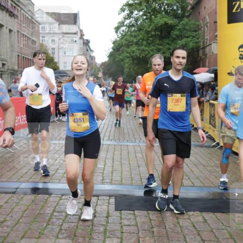 13.09.2026 - Kiel Lauf Yannick Fuchs http://msf.ph/oto/10407628 13.09.2026 10:35:07 Ziel 1640, 2268, 3400, 4022, 4028, 4449, 4951, 5247, 5386, 6578, 6603, 7960, 8164, 8266, 8750, 9220, 9541, 9853, 9988, 10065, 10361, 10676, 11368, 12095, 1307, 1667, 2044, 2432, 2449, 3180, 3470, 3547, 3603, 3864, 4608, 5218, 5576, 6225, 6260, 6941, 7006, 7273, 7672, 7928, 8195, 8480, 8746, 9276, 9389, 10549, 10904, 10905, 11163, 11374, 400, 1784, 2390, 2687, 5293, 6381, 6849, 7710, 7971, 8436, 9143, 9261, 9264, 10475, 11568, 11758, 2044, 3180, 3864, 4351, 4608, 4735 meine-sportfotos.de