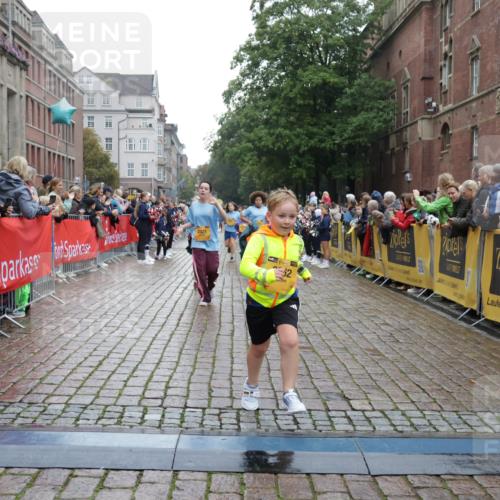 13.09.2026 - Kiel Lauf Yannick Fuchs http://msf.ph/oto/10407680 13.09.2026 09:01:18 Ziel 300, 1662, 1794, 2553, 7613, 7982, 8614, 8691, 11562, 11901, 12436, 3135, 3611, 6561, 7487, 7991, 9503, 10636, 11425, 12506, 3362, 3578, 4415, 4784, 6257, 7210, 11772, 12296, 12626, 282, 1446, 3268 meine-sportfotos.de