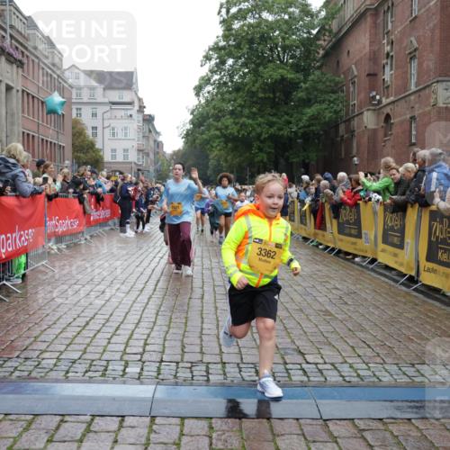 13.09.2026 - Kiel Lauf Yannick Fuchs http://msf.ph/oto/10407682 13.09.2026 09:01:18 Ziel 300, 1662, 1794, 2553, 7613, 7982, 8614, 8691, 11562, 11901, 12436, 3135, 3611, 6561, 7487, 7991, 9503, 10636, 11425, 12506, 3362, 3578, 4415, 4784, 6257, 7210, 11772, 12296, 12626, 282, 1446, 3268 meine-sportfotos.de