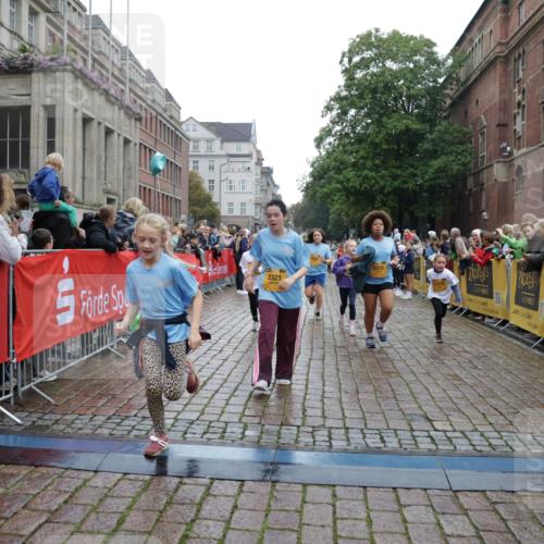 13.09.2026 - Kiel Lauf Yannick Fuchs http://msf.ph/oto/10407708 13.09.2026 09:01:21 Ziel 300, 1662, 1794, 2553, 7613, 8614, 8691, 11562, 11901, 12436, 3135, 3611, 6561, 7487, 7982, 7991, 9503, 10636, 11425, 12506, 2321, 3362, 3578, 4415, 4784, 6257, 6315, 7210, 9287, 11772, 12296, 12626, 3268 meine-sportfotos.de