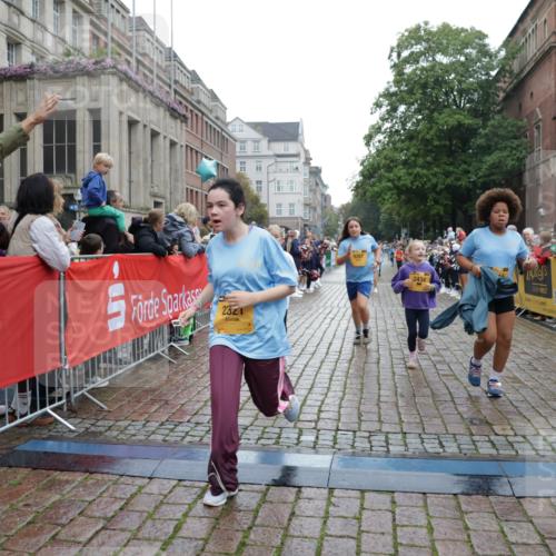 13.09.2026 - Kiel Lauf Yannick Fuchs http://msf.ph/oto/10407714 13.09.2026 09:01:22 Ziel 300, 1662, 1794, 2553, 3578, 4784, 6257, 7613, 8614, 8691, 11562, 11901, 12436, 1662, 3135, 3611, 6561, 7487, 7982, 7991, 9503, 10636, 11425, 12506, 2321, 2568, 3362, 4415, 6315, 7210, 9287, 11772, 12296, 12626, 7487, 10636 meine-sportfotos.de