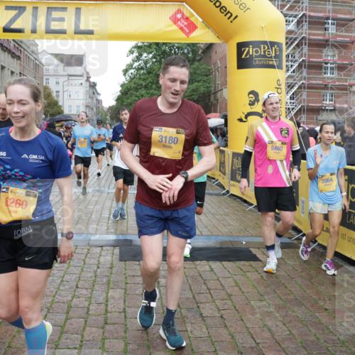 13.09.2026 - Kiel Lauf Yannick Fuchs http://msf.ph/oto/10407718 13.09.2026 10:35:12 Ziel 1640, 2390, 2687, 3400, 4022, 4028, 4449, 4951, 5247, 5386, 6578, 6603, 8164, 8266, 8750, 9220, 9261, 9264, 9541, 9853, 10065, 10475, 10676, 11368, 11758, 12095, 1307, 1667, 2268, 2432, 2449, 3470, 3547, 3603, 4028, 5218, 5576, 6225, 6941, 7006, 7273, 7672, 7960, 8195, 8746, 9276, 9389, 9853, 9988, 10361, 11163, 11374, 400, 1784, 5293, 5817, 6381, 6849, 7710, 7971, 8436, 8973, 9143, 10017, 11568, 12774, 2044, 3180, 3864, 4351, 4608, 4735, 6225, 6941 meine-sportfotos.de