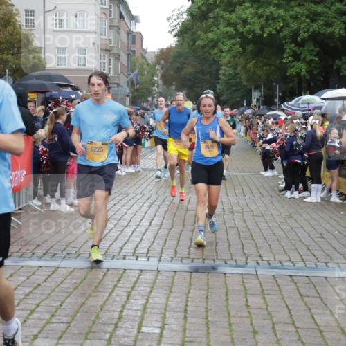 13.09.2026 - Kiel Lauf Yannick Fuchs http://msf.ph/oto/10407769 13.09.2026 10:35:14 Ziel 400, 1640, 1784, 2390, 2687, 3400, 4022, 4449, 4951, 5386, 6578, 6603, 7971, 8164, 8266, 8750, 9220, 9261, 9264, 9541, 10065, 10475, 10676, 11368, 11568, 11758, 12095, 1307, 1667, 2268, 2432, 2449, 3470, 3547, 3603, 4028, 5218, 5247, 5576, 6225, 6941, 7006, 7273, 7672, 7960, 8195, 8746, 9276, 9389, 9541, 9853, 9988, 10361, 11163, 5293, 5817, 6381, 6849, 7280, 7710, 8436, 8973, 9143, 10017, 10483, 11181, 11363, 12774, 1667, 2044, 3180, 3864, 4608, 6225, 6941 meine-sportfotos.de
