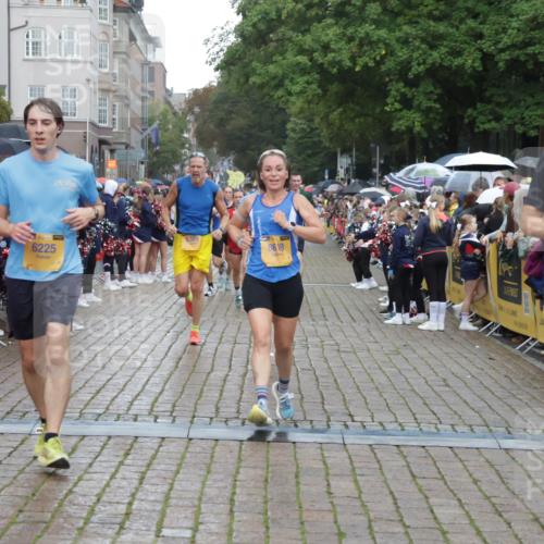 13.09.2026 - Kiel Lauf Yannick Fuchs http://msf.ph/oto/10407778 13.09.2026 10:35:15 Ziel 400, 1640, 1784, 2390, 2687, 3400, 4022, 4449, 4951, 5386, 6578, 6603, 7971, 8164, 8266, 8750, 9220, 9261, 9264, 10065, 10475, 10676, 11368, 11568, 11758, 12095, 1307, 1667, 2268, 2432, 2449, 3400, 3470, 3547, 3603, 4028, 4449, 5218, 5247, 5576, 6225, 7006, 7273, 7672, 7960, 8195, 8746, 9276, 9389, 9541, 9853, 9988, 10361, 11163, 1993, 5151, 5293, 5817, 6381, 6849, 7280, 7710, 8436, 8973, 9143, 10017, 10483, 11181, 11363, 12774, 1667, 2044, 3180, 3864, 4608, 6225, 6941 meine-sportfotos.de