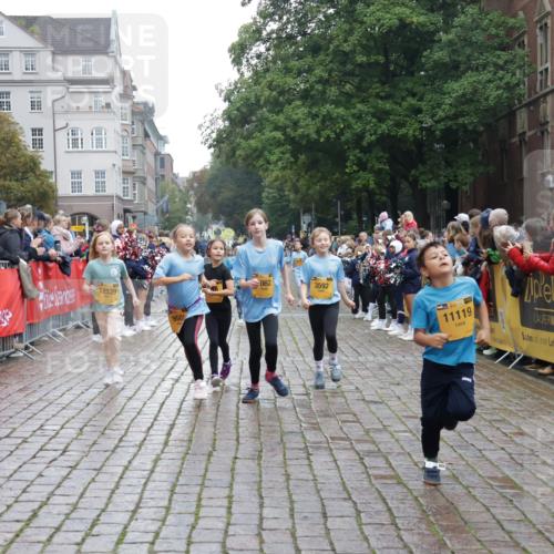 13.09.2026 - Kiel Lauf Yannick Fuchs http://msf.ph/oto/10407837 13.09.2026 09:01:37 Ziel 2321, 2568, 3362, 3578, 4415, 4784, 6257, 6315, 7210, 9287, 11772, 12296, 12626, 300, 1662, 1794, 2553, 3578, 4784, 6257, 7613, 7982, 8614, 8691, 11562, 11901, 12436, 1353, 1355, 1959, 3592, 7062, 9285, 9501, 9615, 11119, 12539, 6561, 9503, 12506 meine-sportfotos.de