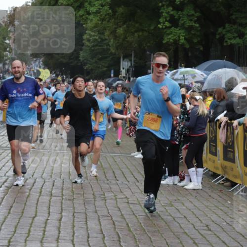 13.09.2026 - Kiel Lauf Yannick Fuchs http://msf.ph/oto/10407855 13.09.2026 10:35:34 Ziel 100, 1993, 3124, 3790, 5151, 5698, 5817, 6381, 6849, 7280, 7710, 8436, 8660, 8973, 9143, 10017, 10483, 11181, 11363, 12766, 12774, 400, 1640, 1784, 2268, 2390, 2687, 3400, 4022, 4028, 4449, 4951, 5247, 5293, 5386, 6578, 6603, 7960, 7971, 8164, 8266, 8750, 9220, 9261, 9264, 9541, 9853, 9988, 10065, 10475, 10676, 11368, 11568, 11758, 12095, 215, 343, 1376, 2116, 2248, 2494, 4538, 6085, 6645, 7215, 7721, 8002, 8079, 8393, 8415, 8432, 8747, 10701, 10835 meine-sportfotos.de