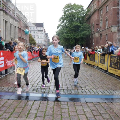 13.09.2026 - Kiel Lauf Yannick Fuchs http://msf.ph/oto/10407856 13.09.2026 09:01:39 Ziel 1959, 2321, 2568, 3362, 4415, 6315, 7210, 9287, 11772, 12296, 12626, 300, 1662, 1794, 2553, 3578, 4784, 6257, 7613, 7982, 8614, 8691, 11562, 11901, 12436, 1353, 1355, 2916, 3592, 7062, 9285, 9501, 9615, 11119, 12321, 12539, 9503, 12506 meine-sportfotos.de
