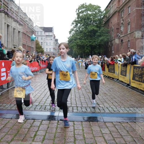 13.09.2026 - Kiel Lauf Yannick Fuchs http://msf.ph/oto/10407860 13.09.2026 09:01:39 Ziel 1959, 2321, 2568, 3362, 4415, 6315, 7210, 9287, 11772, 12296, 12626, 300, 1662, 1794, 2553, 3578, 4784, 6257, 7613, 7982, 8614, 8691, 11562, 11901, 12436, 1353, 1355, 2916, 3592, 7062, 9285, 9501, 9615, 11119, 12321, 12539, 9503, 12506 meine-sportfotos.de
