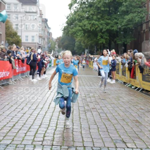 13.09.2026 - Kiel Lauf Yannick Fuchs http://msf.ph/oto/10407879 13.09.2026 09:01:42 Ziel 1353, 1355, 1959, 2321, 2568, 3362, 4415, 6315, 7210, 9285, 9287, 11772, 12296, 12626, 300, 1662, 1794, 2553, 3578, 4784, 6257, 7613, 7982, 8614, 8691, 11562, 11901, 12296, 12436, 2916, 3592, 5577, 7062, 9501, 9615, 11119, 11578, 12321, 12539, 7982, 9503, 12506 meine-sportfotos.de