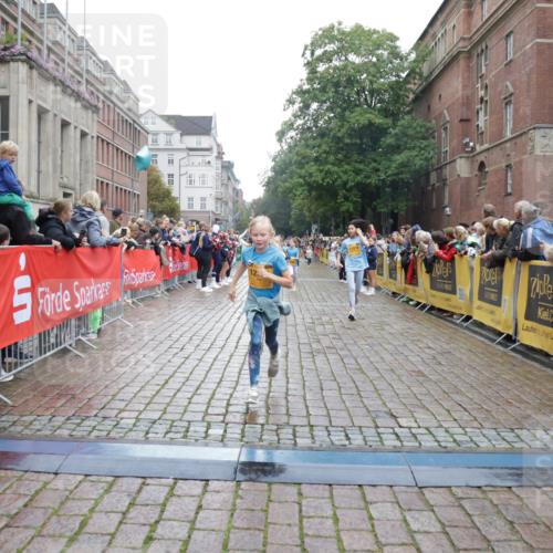 13.09.2026 - Kiel Lauf Yannick Fuchs http://msf.ph/oto/10407883 13.09.2026 09:01:42 Ziel 1353, 1355, 1959, 2321, 2568, 3362, 4415, 6315, 7210, 9285, 9287, 11772, 12296, 12626, 300, 1662, 1794, 2553, 3578, 4784, 6257, 7613, 7982, 8614, 8691, 11562, 11901, 12296, 12436, 2916, 3592, 5577, 7062, 9501, 9615, 11119, 11578, 12321, 12539, 7982, 9503, 12506 meine-sportfotos.de