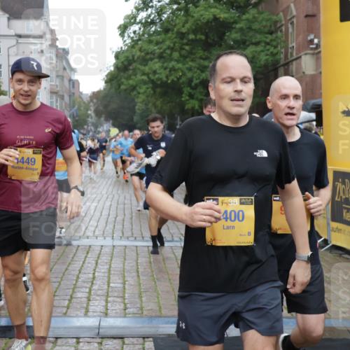 13.09.2026 - Kiel Lauf Yannick Fuchs http://msf.ph/oto/10407937 13.09.2026 10:35:42 Ziel 100, 215, 1376, 1993, 2116, 2248, 3124, 3790, 4538, 5151, 5698, 6085, 6645, 7215, 7280, 8002, 8079, 8415, 8432, 8660, 8973, 10483, 10701, 11181, 11363, 11567, 400, 1784, 2390, 2687, 4022, 4951, 5293, 5386, 5817, 6381, 6578, 6603, 6849, 7710, 7971, 8164, 8266, 8436, 8750, 8973, 9143, 9261, 9264, 10017, 10065, 10475, 11368, 11568, 11758, 12095, 12766, 12774, 343, 1321, 2494, 3634, 3811, 4889, 6634, 6957, 7619, 7721, 8393, 8557, 8747, 10835, 10998, 12286, 1640, 4022 meine-sportfotos.de