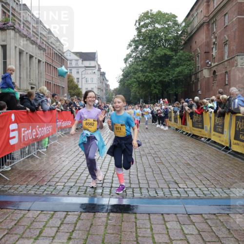 13.09.2026 - Kiel Lauf Yannick Fuchs http://msf.ph/oto/10407945 13.09.2026 09:01:48 Ziel 1353, 1355, 1959, 2321, 2568, 6315, 9285, 9287, 9615, 11772, 300, 1794, 2553, 3362, 3578, 4415, 4784, 6257, 7210, 7613, 8614, 8691, 11562, 11772, 11901, 12296, 12436, 12626, 911, 2916, 3592, 5577, 6062, 6562, 7062, 9501, 10336, 11119, 11578, 12211, 12321, 12539, 1662, 7982 meine-sportfotos.de