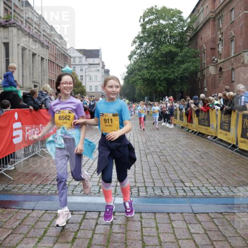 13.09.2026 - Kiel Lauf Yannick Fuchs http://msf.ph/oto/10407956 13.09.2026 09:01:49 Ziel 1353, 1355, 1959, 2321, 2568, 6315, 9285, 9287, 9615, 11119, 300, 1794, 2553, 3362, 3578, 4415, 4784, 6257, 6315, 7210, 7613, 8614, 8691, 11562, 11772, 11901, 12296, 12436, 12626, 911, 2916, 3592, 5577, 6062, 6562, 7062, 9501, 10324, 10336, 11578, 12211, 12321, 12446, 12539, 1662, 7982 meine-sportfotos.de