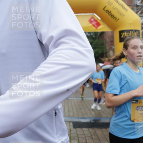 13.09.2026 - Kiel Lauf Yannick Fuchs http://msf.ph/oto/10407972 13.09.2026 10:35:46 Ziel 100, 215, 1376, 2116, 2248, 3124, 3790, 4538, 5698, 6085, 6645, 7215, 7721, 8002, 8079, 8415, 8432, 8660, 8747, 10701, 10835, 11567, 11903, 400, 1784, 1993, 2390, 2687, 5151, 5293, 5698, 5817, 6381, 6849, 7280, 7710, 7971, 8164, 8436, 8750, 8973, 9143, 9261, 9264, 10017, 10475, 10483, 11181, 11363, 11568, 11758, 12766, 12774, 343, 867, 1321, 2494, 2541, 3634, 3811, 4889, 5947, 6634, 6957, 7619, 8393, 8557, 10998, 11662, 12286, 1640, 4022, 9261 meine-sportfotos.de
