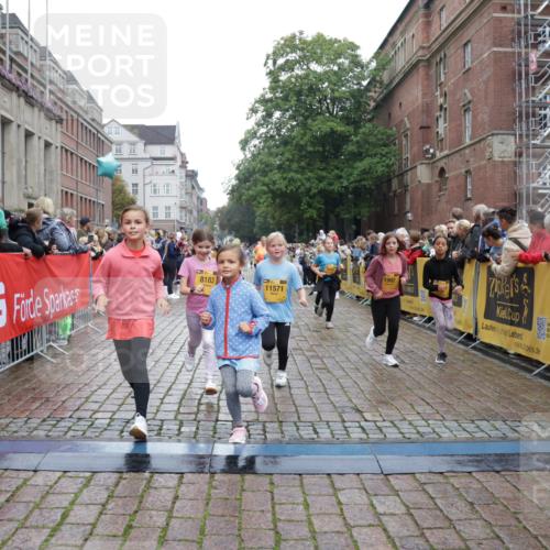 13.09.2026 - Kiel Lauf Yannick Fuchs http://msf.ph/oto/10408044 13.09.2026 09:01:59 Ziel 911, 2916, 3592, 5577, 7062, 9501, 11119, 11578, 12211, 12321, 12539, 1353, 1355, 1959, 2321, 2568, 3362, 3578, 4415, 4784, 6257, 6315, 7210, 9285, 9287, 9615, 11772, 12296, 12626, 1992, 2635, 3250, 3405, 3406, 5271, 5482, 6062, 6251, 6485, 6562, 6672, 8183, 10288, 10324, 10336, 11571, 12446, 300, 1794, 2553, 3578, 4784, 6257, 7613, 8614, 8691, 11562, 11901, 12436 meine-sportfotos.de