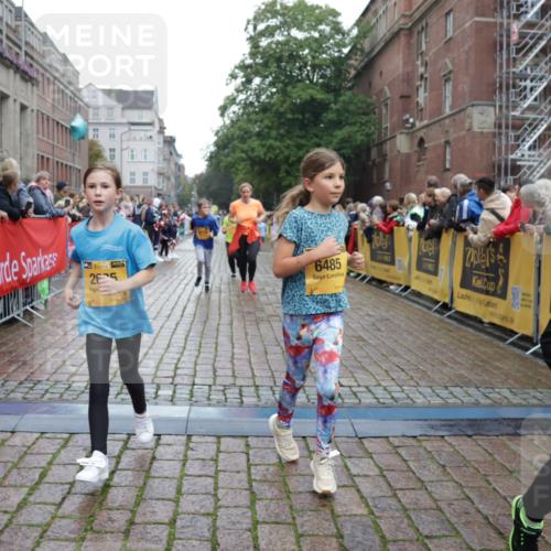 13.09.2026 - Kiel Lauf Yannick Fuchs http://msf.ph/oto/10408093 13.09.2026 09:02:03 Ziel 911, 2916, 3592, 5577, 6062, 6562, 7062, 9501, 10336, 11119, 11578, 12211, 12321, 12539, 1353, 1355, 1959, 2321, 2568, 3362, 4415, 6315, 7210, 9285, 9287, 9615, 11772, 12296, 12626, 1992, 2635, 3250, 3405, 3406, 5271, 5482, 6251, 6485, 6672, 6749, 8183, 8419, 10288, 10324, 11571, 12446, 1794, 3578, 4784, 6257, 7613, 8614, 11562, 11901, 12436 meine-sportfotos.de