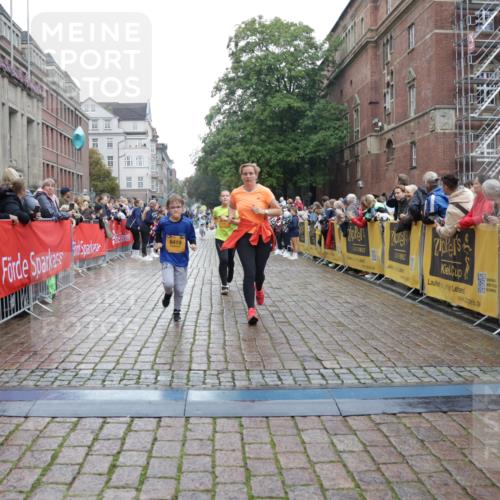 13.09.2026 - Kiel Lauf Yannick Fuchs http://msf.ph/oto/10408109 13.09.2026 09:02:04 Ziel 911, 2916, 3592, 5577, 6062, 6562, 7062, 9501, 10324, 10336, 11119, 11578, 12211, 12321, 12446, 12539, 1353, 1355, 1959, 2321, 2568, 3362, 4415, 6315, 7210, 9285, 9287, 9615, 11119, 11772, 12296, 12626, 1992, 2635, 3250, 3405, 3406, 5271, 5482, 6251, 6485, 6672, 6749, 8183, 8419, 10288, 11571, 3578, 4784, 6257, 11562, 11901, 12296, 12436 meine-sportfotos.de