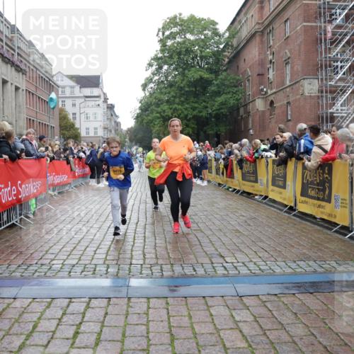 13.09.2026 - Kiel Lauf Yannick Fuchs http://msf.ph/oto/10408112 13.09.2026 09:02:04 Ziel 911, 2916, 3592, 5577, 6062, 6562, 7062, 9501, 10324, 10336, 11119, 11578, 12211, 12321, 12446, 12539, 1353, 1355, 1959, 2321, 2568, 3362, 4415, 6315, 7210, 9285, 9287, 9615, 11119, 11772, 12296, 12626, 1992, 2635, 3250, 3405, 3406, 5271, 5482, 6251, 6485, 6672, 6749, 8183, 8419, 10288, 11571, 3578, 4784, 6257, 11562, 11901, 12296, 12436 meine-sportfotos.de