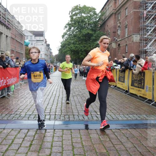 13.09.2026 - Kiel Lauf Yannick Fuchs http://msf.ph/oto/10408120 13.09.2026 09:02:05 Ziel 911, 2916, 3592, 5271, 5577, 6062, 6562, 7062, 9501, 10324, 10336, 11578, 12211, 12321, 12446, 12539, 1353, 1355, 1959, 2321, 2568, 3362, 4415, 6315, 7062, 7210, 9285, 9287, 9615, 11119, 11772, 12296, 12626, 1992, 2635, 3250, 3405, 3406, 4337, 5482, 6251, 6485, 6672, 6749, 8183, 8419, 10288, 11571, 3578, 4784, 6257, 11562, 11901, 12296, 12436 meine-sportfotos.de