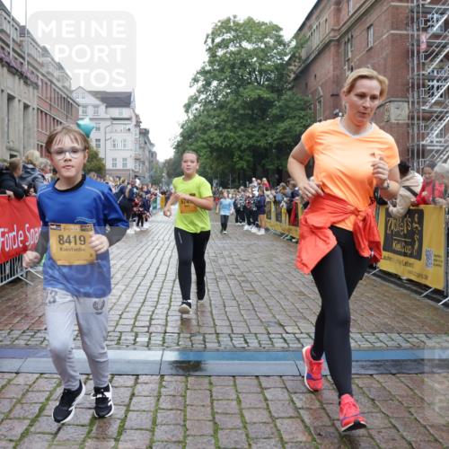 13.09.2026 - Kiel Lauf Yannick Fuchs http://msf.ph/oto/10408127 13.09.2026 09:02:05 Ziel 911, 2916, 3592, 5271, 5577, 6062, 6562, 7062, 9501, 10324, 10336, 11578, 12211, 12321, 12446, 12539, 1353, 1355, 1959, 2321, 2568, 3362, 4415, 6315, 7062, 7210, 9285, 9287, 9615, 11119, 11772, 12296, 12626, 1992, 2635, 3250, 3405, 3406, 4337, 5482, 6251, 6485, 6672, 6749, 8183, 8419, 10288, 11571, 3578, 4784, 6257, 11562, 11901, 12296, 12436 meine-sportfotos.de