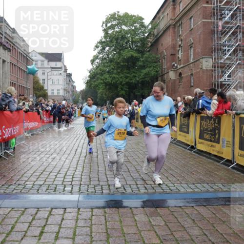 13.09.2026 - Kiel Lauf Yannick Fuchs http://msf.ph/oto/10408201 13.09.2026 09:02:15 Ziel 1992, 2635, 3250, 3405, 3406, 5271, 5482, 6062, 6251, 6485, 6562, 6672, 8183, 10288, 10324, 10336, 11571, 12446, 911, 1353, 1355, 1959, 2321, 2568, 2916, 3592, 5577, 6062, 6562, 7062, 9285, 9287, 9501, 9615, 11119, 11578, 12211, 12321, 12539, 963, 4337, 5618, 6749, 7853, 8419, 9119, 9212, 1959, 2321, 2568, 3362, 4415, 6315, 7210, 9287, 11772, 12626 meine-sportfotos.de