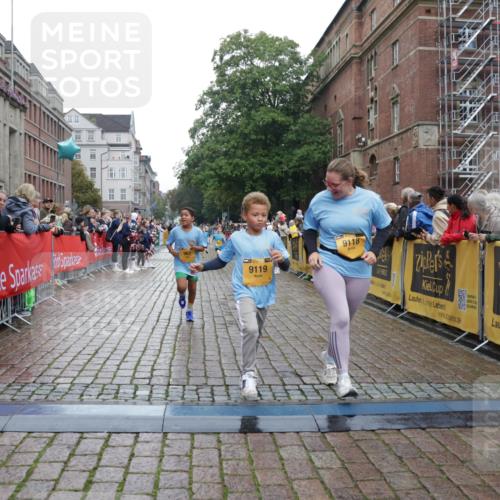 13.09.2026 - Kiel Lauf Yannick Fuchs http://msf.ph/oto/10408204 13.09.2026 09:02:15 Ziel 1992, 2635, 3250, 3405, 3406, 5271, 5482, 6062, 6251, 6485, 6562, 6672, 8183, 10288, 10324, 10336, 11571, 12446, 911, 1353, 1355, 1959, 2321, 2568, 2916, 3592, 5577, 6062, 6562, 7062, 9285, 9287, 9501, 9615, 11119, 11578, 12211, 12321, 12539, 963, 4337, 5618, 6749, 7853, 8419, 9119, 9212, 1959, 2321, 2568, 3362, 4415, 6315, 7210, 9287, 11772, 12626 meine-sportfotos.de