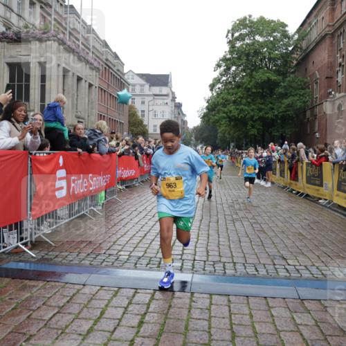 13.09.2026 - Kiel Lauf Yannick Fuchs http://msf.ph/oto/10408211 13.09.2026 09:02:17 Ziel 1992, 2635, 3250, 3405, 3406, 5271, 5482, 6251, 6485, 6672, 6749, 8183, 8419, 10288, 10324, 10336, 11571, 12446, 911, 1353, 1355, 1959, 2568, 2916, 3592, 5577, 6062, 6562, 7062, 9285, 9501, 9615, 11119, 11578, 12211, 12321, 12539, 963, 4337, 5618, 6853, 7853, 9119, 9212, 1353, 1355, 1959, 2321, 2568, 3362, 4415, 6315, 7210, 9287, 11772, 12626 meine-sportfotos.de