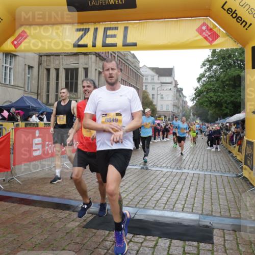 13.09.2026 - Kiel Lauf Yannick Fuchs http://msf.ph/oto/10408220 13.09.2026 10:36:03 Ziel 343, 867, 1321, 2541, 3634, 3811, 4889, 5947, 6634, 6957, 7619, 8393, 8557, 10860, 10998, 11662, 12286, 100, 215, 343, 1376, 1993, 2116, 2248, 2494, 3124, 3790, 4538, 5151, 5698, 5817, 6085, 6645, 7215, 7280, 7721, 8002, 8079, 8415, 8432, 8660, 8747, 8973, 10017, 10483, 10701, 10835, 11181, 11363, 11567, 11903, 12766, 12774, 1003, 1477, 1653, 2286, 4078, 4172, 4971, 7158, 7920, 8224, 8554, 8579, 8743, 9201, 10045, 10075, 10852, 11145, 12022, 5293 meine-sportfotos.de