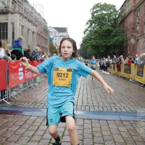 13.09.2026 - Kiel Lauf Yannick Fuchs http://msf.ph/oto/10408230 13.09.2026 09:02:19 Ziel 1992, 2635, 3250, 3405, 3406, 5271, 5482, 6251, 6485, 6672, 6749, 8183, 8419, 10288, 10324, 11571, 12446, 911, 1353, 1355, 2916, 3592, 5577, 6062, 6562, 7062, 9285, 9501, 9615, 10324, 10336, 11119, 11578, 12211, 12321, 12446, 12539, 963, 4337, 5618, 6853, 7853, 9119, 9212, 12270, 1353, 1355, 1959, 2321, 2568, 4415, 6315, 7210, 9285, 9287, 11772, 12626 meine-sportfotos.de