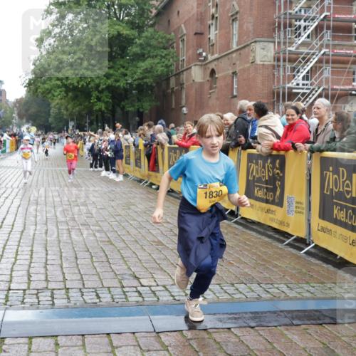 13.09.2026 - Kiel Lauf Yannick Fuchs http://msf.ph/oto/10408294 13.09.2026 09:02:35 Ziel 963, 4337, 5618, 6853, 7853, 9119, 9212, 12270, 911, 1992, 2635, 3250, 3405, 3406, 4337, 5271, 5482, 5577, 6062, 6251, 6485, 6562, 6672, 6749, 8183, 8419, 10288, 10324, 10336, 11571, 11578, 12211, 12446, 1830, 1870, 5983, 12052, 2916, 3592, 5577, 7062, 9501, 11119, 11578, 12211, 12321, 12539 meine-sportfotos.de
