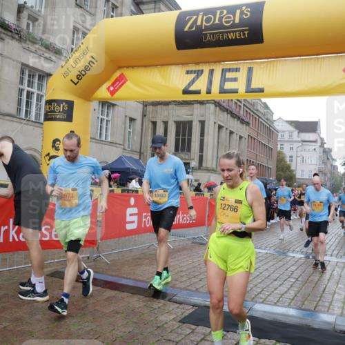 13.09.2026 - Kiel Lauf Yannick Fuchs http://msf.ph/oto/10408326 13.09.2026 10:36:09 Ziel 867, 1003, 1321, 2541, 3634, 4889, 4971, 5947, 6634, 6957, 8224, 8579, 8743, 10045, 10860, 11662, 12286, 100, 215, 343, 1376, 1993, 2116, 2248, 2494, 3124, 3790, 3811, 4538, 5151, 5698, 6085, 6645, 7215, 7280, 7619, 7721, 8002, 8079, 8393, 8415, 8432, 8557, 8660, 8747, 10483, 10701, 10835, 10998, 11567, 11903, 1278, 1477, 1653, 2286, 2380, 4029, 4078, 4172, 5466, 6763, 7158, 7252, 7920, 8242, 8554, 8923, 9201, 10075, 10852, 11145, 12022, 100, 1993, 3790 meine-sportfotos.de