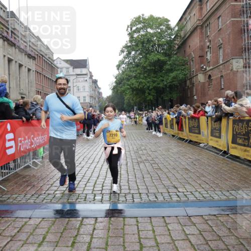 13.09.2026 - Kiel Lauf Yannick Fuchs http://msf.ph/oto/10408337 13.09.2026 09:02:48 Ziel 1830, 1870, 5983, 12052, 12270, 963, 1992, 2635, 3250, 3405, 3406, 4337, 5482, 5618, 6251, 6485, 6672, 6749, 6853, 7853, 8183, 8419, 9119, 9212, 10288, 11571, 12270, 1175, 2178, 2739, 1992, 3250, 3405, 5271, 6251, 6672, 8183, 10324, 10336, 11571, 12446 meine-sportfotos.de