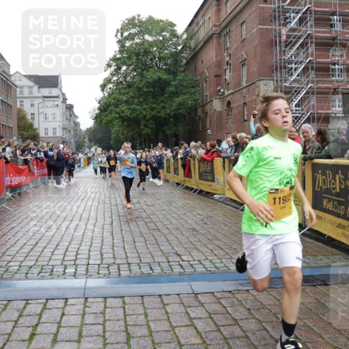 13.09.2026 - Kiel Lauf Yannick Fuchs http://msf.ph/oto/10408387 13.09.2026 09:02:56 Ziel 1175, 1830, 1870, 2739, 12052, 963, 4337, 5618, 5983, 6749, 6853, 7853, 8419, 9119, 9212, 12270, 2178, 2372, 8013, 11932, 1992, 2635, 3250, 3405, 3406, 5482, 6251, 6485, 6672, 6749, 8183, 8419, 10288, 11571 meine-sportfotos.de