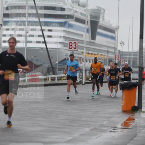 13.09.2026 - Kiel Lauf Andreas Tolksdorf http://msf.ph/oto/10408485 13.09.2026 11:41:17 Kiellinie 3, 3971, 6871, 2, 1 meine-sportfotos.de