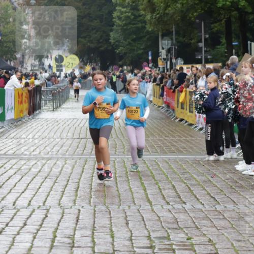 13.09.2026 - Kiel Lauf Yannick Fuchs http://msf.ph/oto/10408527 13.09.2026 09:03:21 Ziel 2372, 2528, 5854, 6644, 7020, 7564, 8013, 8613, 8616, 8789, 8924, 11932, 1175, 1830, 1870, 2178, 2739, 8013, 12052, 1268, 4445, 6191, 11931, 1870, 5983 meine-sportfotos.de