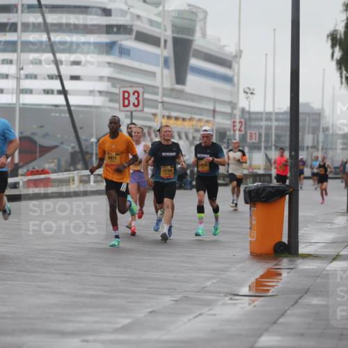 13.09.2026 - Kiel Lauf Andreas Tolksdorf http://msf.ph/oto/10408598 13.09.2026 11:41:21 Kiellinie 3971, 6871, 3, 12309, 10638, 2, 81 meine-sportfotos.de